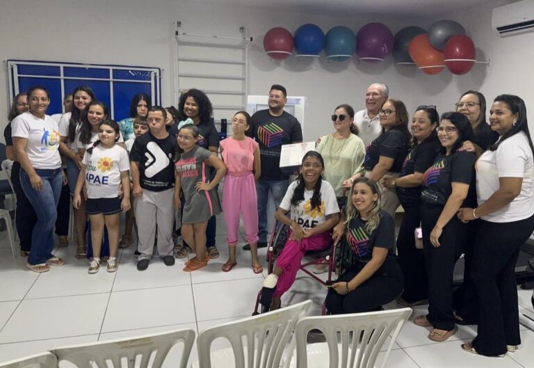 APAE de Assú recebe doação de empresários APAE de Assú recebe doação de empresários