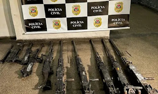 Suspeitos de negociar armas de arsenal do Exército são presos em SP Suspeitos de negociar armas de arsenal do Exército são presos em SP