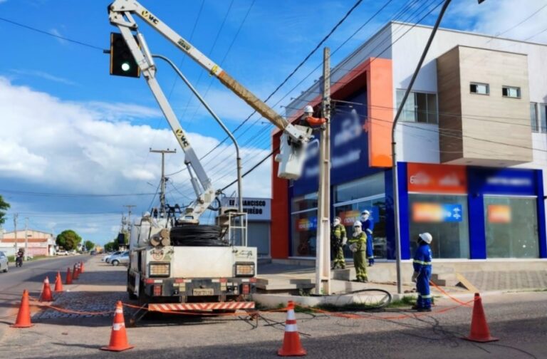 Mais de 8 toneladas de cabos irregulares são removidas de postes da Neoenergia Cosern em Assú e outros municípios