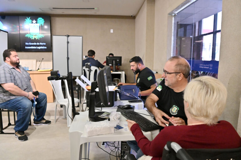 Assembleia do RN facilita emissão da nova Carteira de Identidade Nacional para servidores Assembleia do RN facilita emissão da nova Carteira de Identidade Nacional para servidores