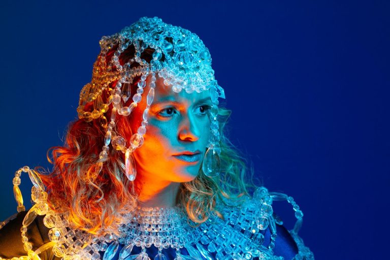 Ylana apresenta o show “Janga” em Natal com participação de Ana Tomaz