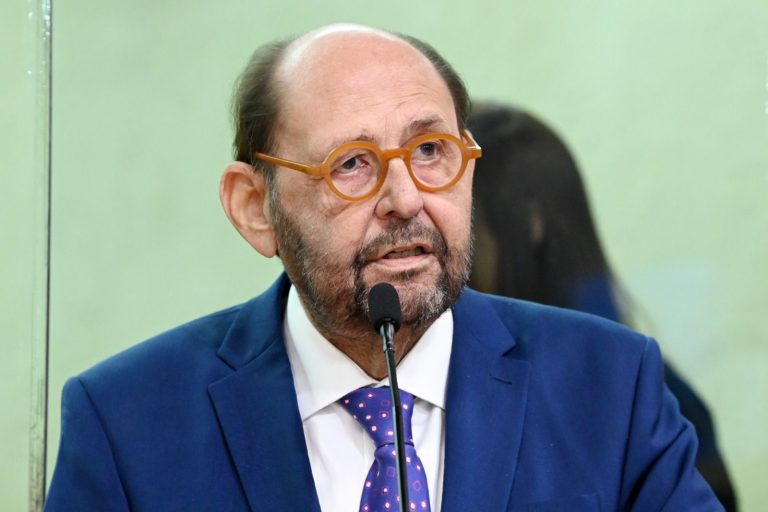 Deputado Gustavo Carvalho crítica pacote de medidas econômicas do Governo do Estado: “Eles querem entregar migalhas e receber bilhão”.