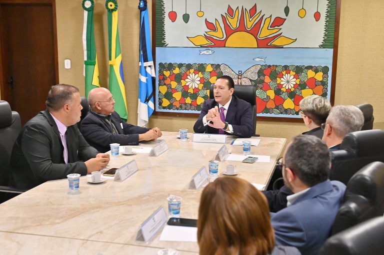 Ezequiel Ferreira recebe diretoria da Liga Mossoroense de Estudos e Combate ao Câncer