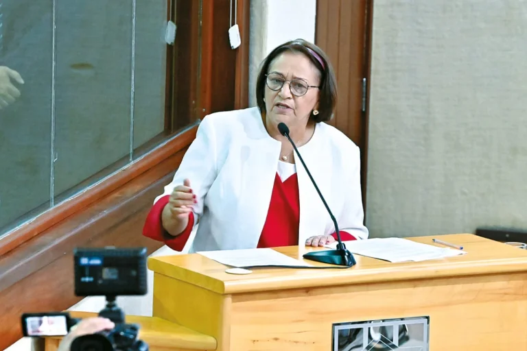 Fátima confirma renúncia e pré-candidatura ao Senado