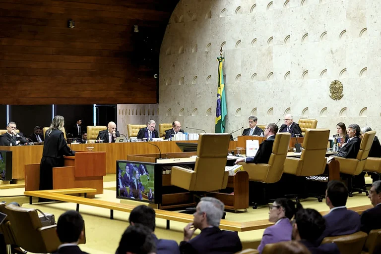 Gargalos levam eólicas a devolver 16 outorgas e tiram R$ 3,1 bilhões de investimentos no RN Gargalos levam eólicas a devolver 16 outorgas e tiram R$ 3,1 bilhões de investimentos no RN