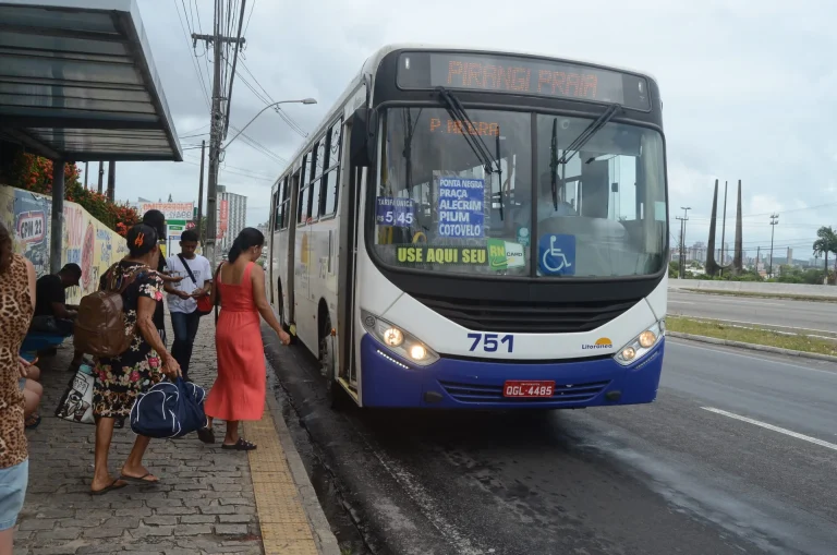 Rodoviários do transporte intermunicipal aprovam indicativo de greve no RN