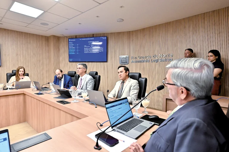 Comissões derrubam veto a repasses diretos aos municípios