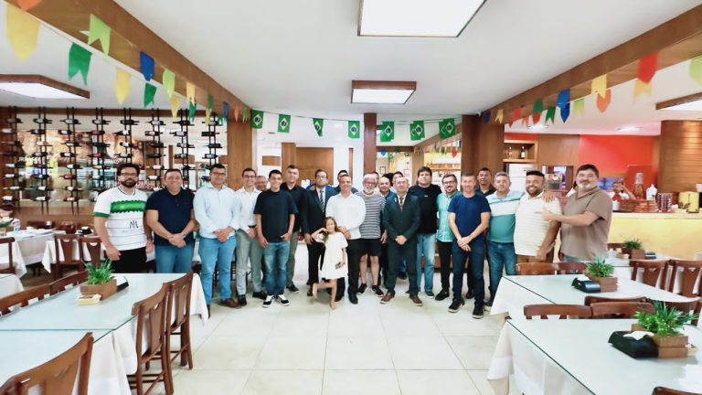 Pedro Filho amplia força em Parnamirim com apoio de cinco suplentes de vereador, líderes evangélicos e empresários Pedro Filho amplia força em Parnamirim com apoio de cinco suplentes de vereador, líderes evangélicos e empresários