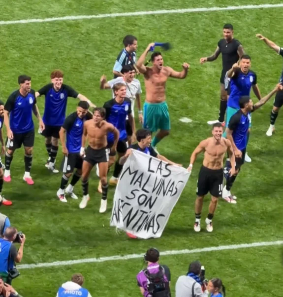 Ato de jogadores argentinos reacende debate sobre domínio das Malvinas