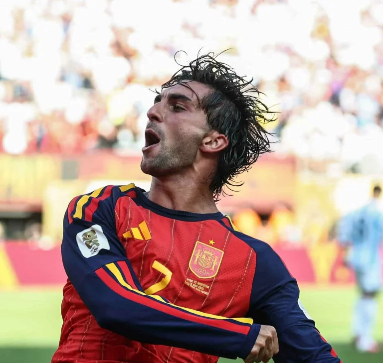 Espanha marca na prorrogação, vence acovardada Argentina e conquista sua segunda Copa do Mundo