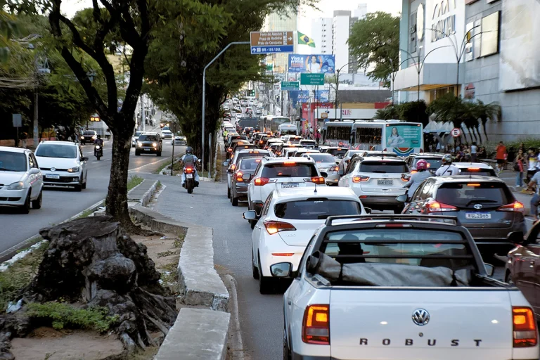 STTU publica lista de veículos autuados por infrações de trânsito em Natal